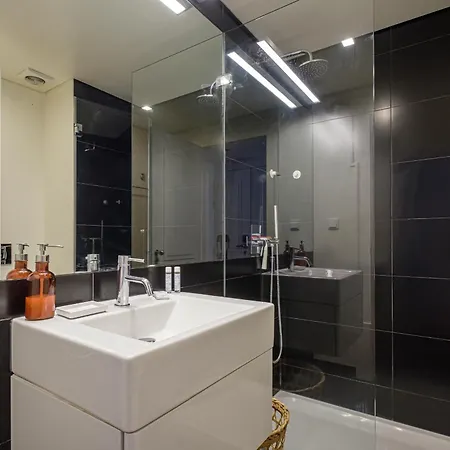 Nomad's Downtown - 3bdr S Juliao Apartamento