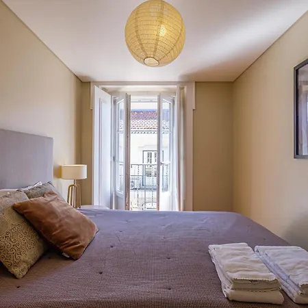 Nomad's Downtown - 3bdr S Juliao 리스본